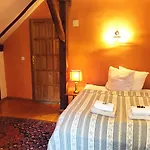 Bed & Breakfast Dworek Adamski