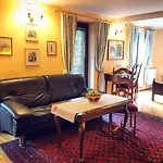 Bed & Breakfast Dworek Adamski