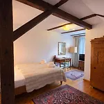 Bed & Breakfast Dworek Adamski 3*