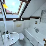 Bed & Breakfast Dworek Adamski 3*
