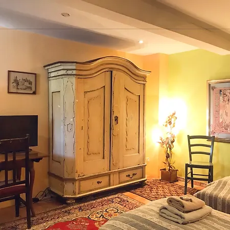 Bed & Breakfast Dworek Adamski Wałbrzych