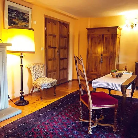 Bed & Breakfast Dworek Adamski Wałbrzych