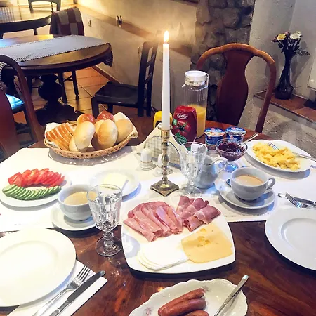 Dworek Adamski Bed & Breakfast Wałbrzych