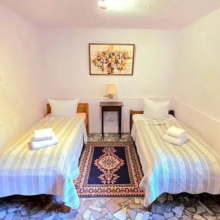 Bed and Breakfast Dworek Adamski
