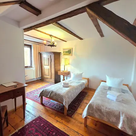 Bed & Breakfast Dworek Adamski Walbrzych