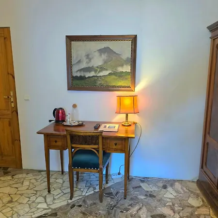 Dworek Adamski Bed and Breakfast