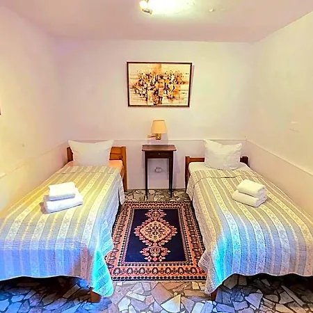 Dworek Adamski B&B 3*