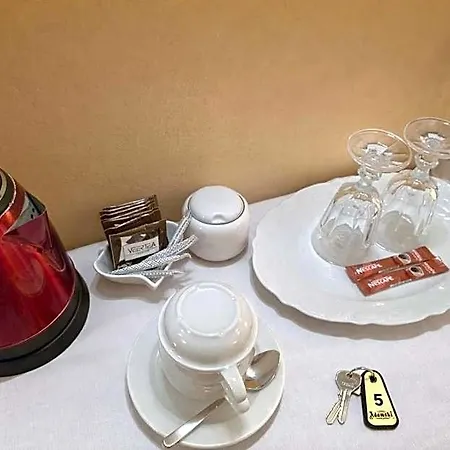 Dworek Adamski 3* 바우브자이치