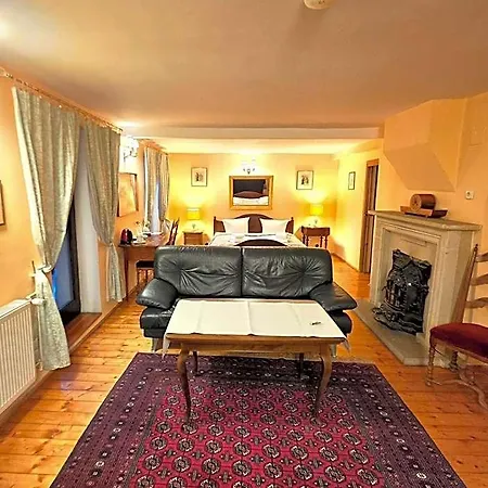 Dworek Adamski B&B 3*