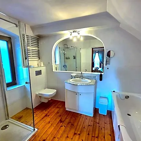 Dworek Adamski B&B 3*