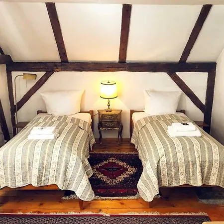 Dworek Adamski Bed and breakfast
