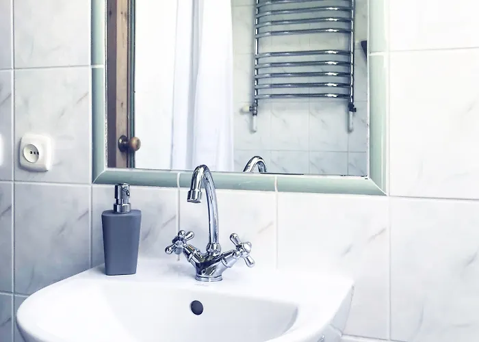 Dworek Adamski Bed & Breakfast 3*