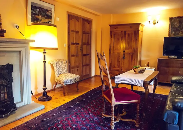 Bed & Breakfast Dworek Adamski Walbrzych