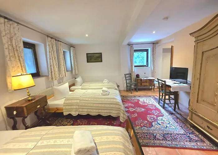 Bed & Breakfast Dworek Adamski Walbrzych