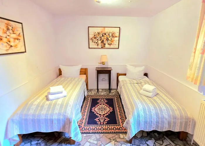 Bed & Breakfast Dworek Adamski