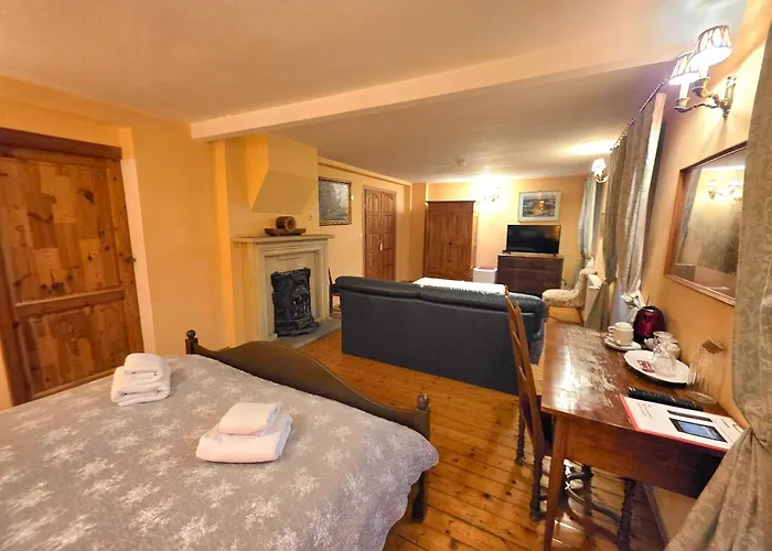 Bed & Breakfast Dworek Adamski Walbrzych