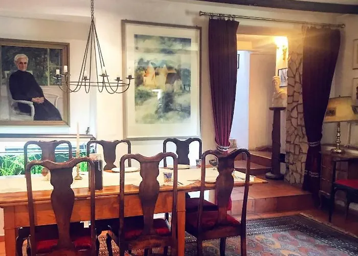 Dworek Adamski Bed & Breakfast